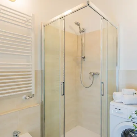 Abbazia Acqua Dolce -with Stunning Terrace By Rent * لينّو