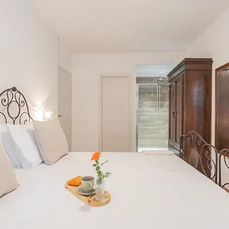 Abbazia Acqua Dolce -with Stunning Terrace By Rent شقة لينّو