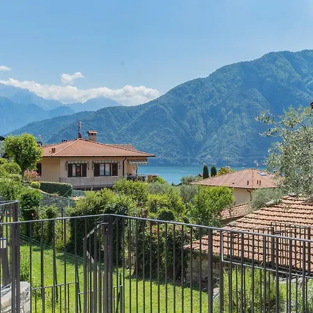 Abbazia Acqua Dolce -with Stunning Terrace By Rent Lenno