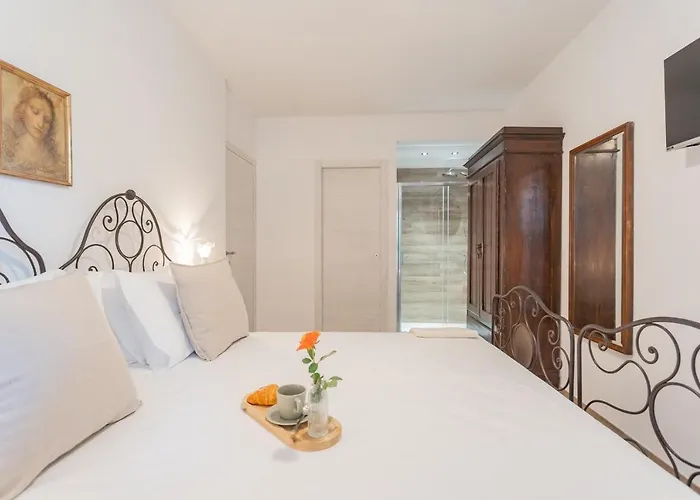 Abbazia Acqua Dolce -with Stunning Terrace By Rent Lägenhet Lenno