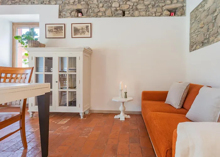 Abbazia Acqua Dolce -with Stunning Terrace By Rent Lägenhet Lenno