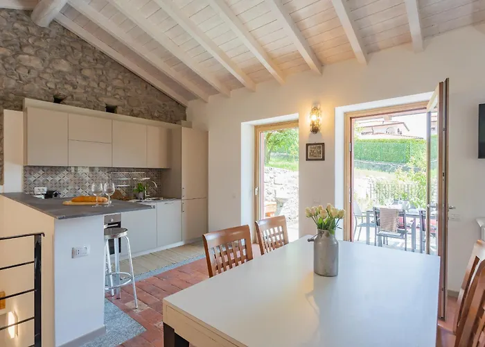 Abbazia Acqua Dolce -with Stunning Terrace By Rent Lenno