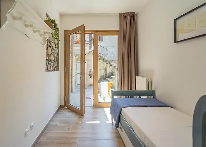 Abbazia Acqua Dolce -with Stunning Terrace By Rent Lägenhet Lenno