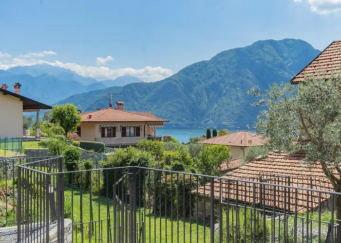 Abbazia Acqua Dolce -with Stunning Terrace By Rent Lenno